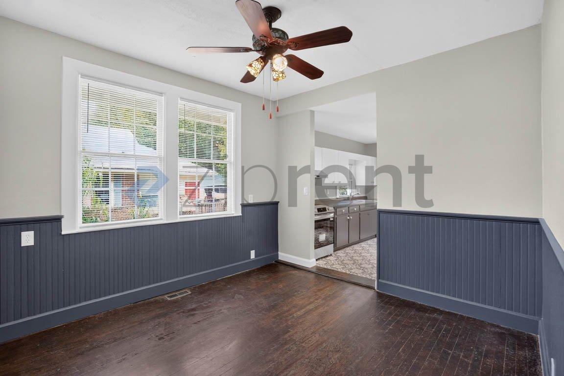 Building Photo - Unit