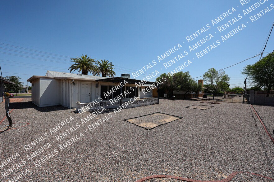 Building Photo - 9939 W Alabama Ave