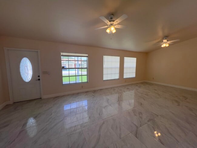 Building Photo - 7926 Burlwood Ln