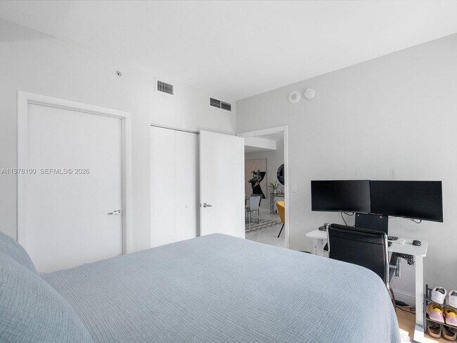 Building Photo - 90 SW 3rd St