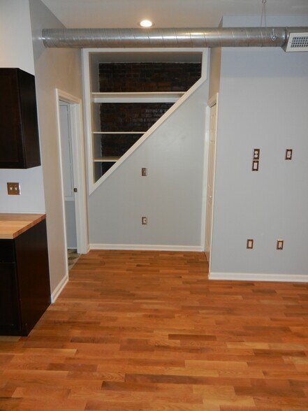 More storage - 657 Evergreen Rd