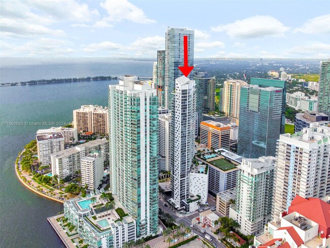 Building Photo - 1300 Brickell Bay Dr