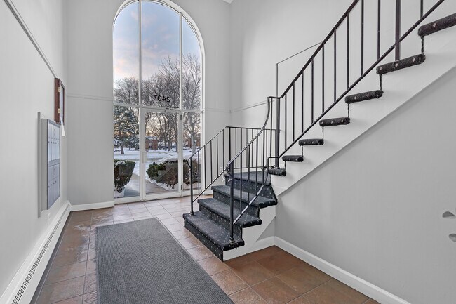 Building Photo - 2407 North Kennicott Drive