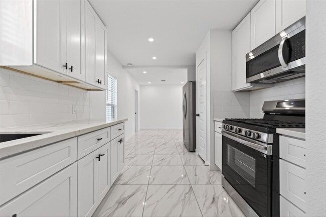 Building Photo - 2202 Alabama St