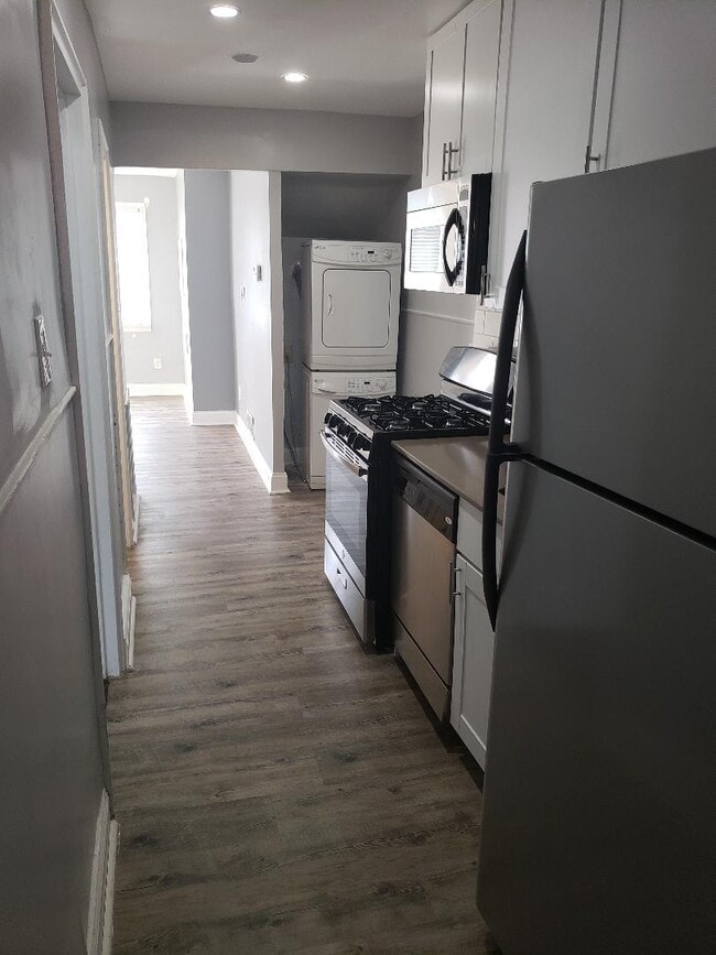 Building Photo - Capitol Hill/ H street - Renovated 1 bedro...