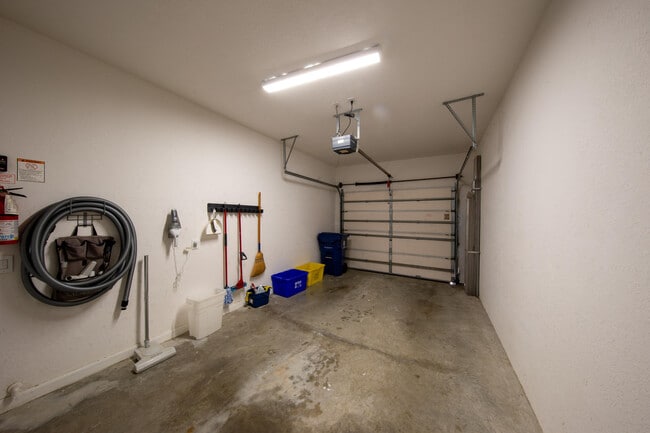 Building Photo - 150 Wentworth Ct