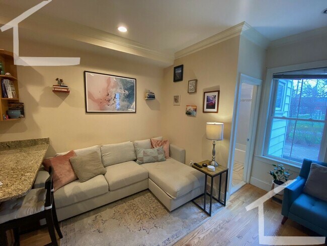 Building Photo - Awesome 2 bed in Brighton..... June 1st move in