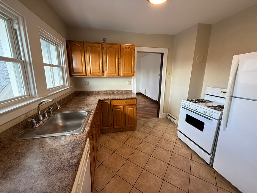 Building Photo - 800 Bayridge Ave