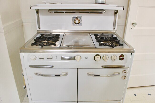 Building Photo - 1221 18th St