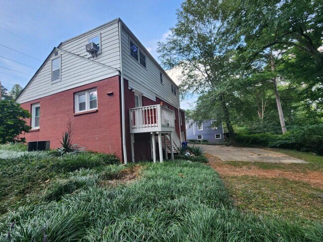 Building Photo - 2431 N Decatur Rd