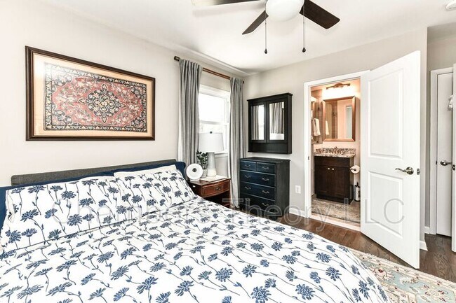 Building Photo - 1015 Woods Pl