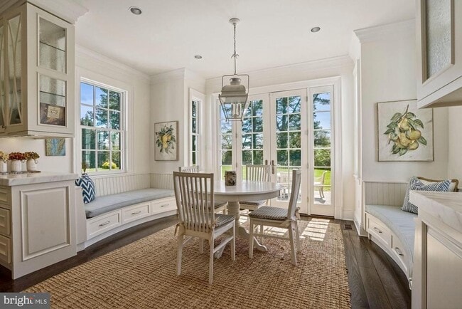 Building Photo - 1031 Pine Hill Rd