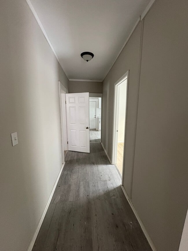 Building Photo - $875, 1bd/1ba + bonus room - High Point!