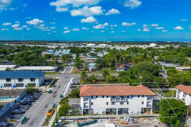 Building Photo - 456 NW 41st St