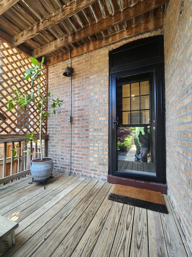 Building Photo - 5749 N Campbell Ave
