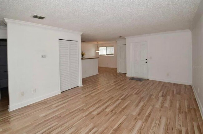 Building Photo - 7298 Ulmerton Rd