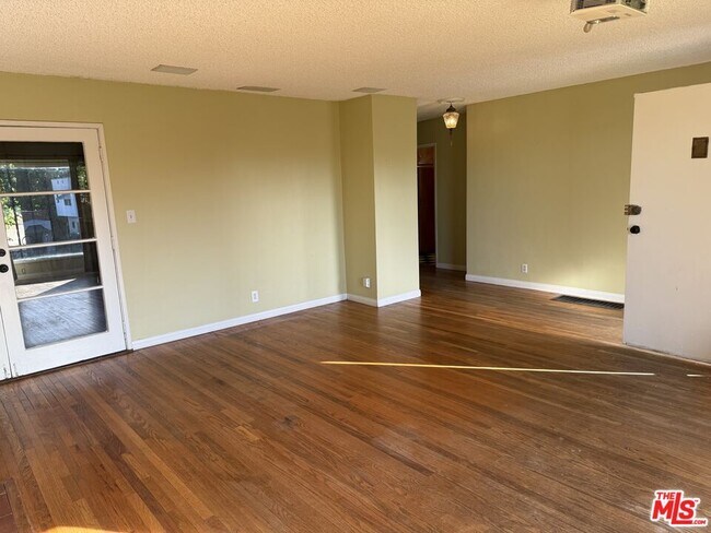 Building Photo - 2261 W 26th Pl