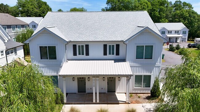 Building Photo - 506 Tarrant St