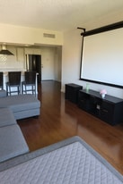 Building Photo - 349 E Thomas Rd