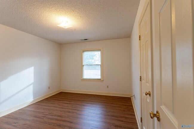 Building Photo - 106 Cranberry Way
