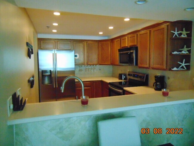 Building Photo - Views! Gorgeous, upgraded penthouse condo at The Breakers