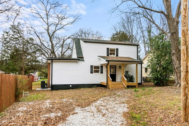 Building Photo - FULLY FURNISHED!