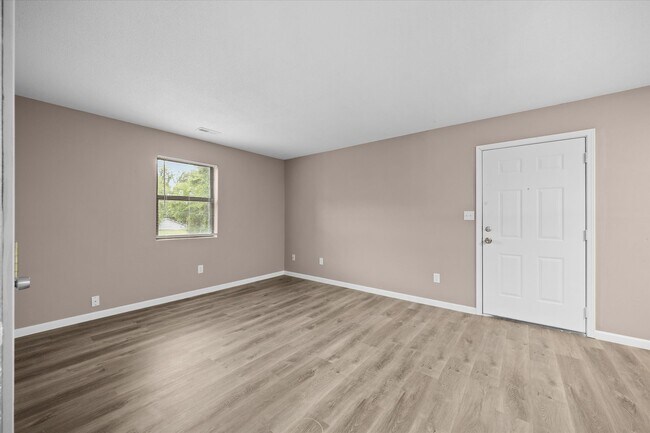 Building Photo - 443 M St