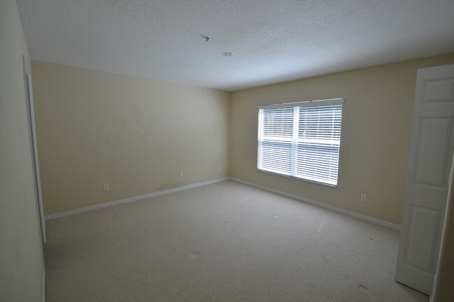 Building Photo - ALTAMONTE SPRINGS: 2 Story Townhouse, 3 bed/2.5 Bath, 1 Car Garage