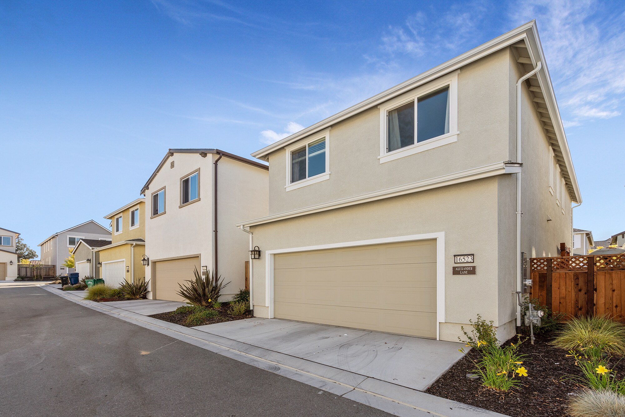 Building Photo - 16523 Alexander Ln