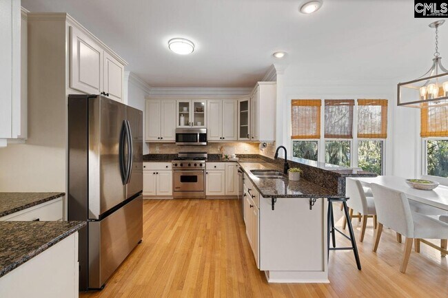 Building Photo - 669 Palisades Dr
