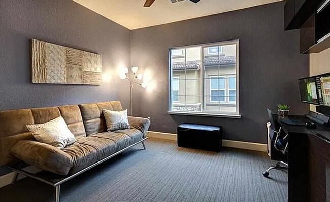 Building Photo - EPIC REA - Modern-Style 3 BR/3BA townhouse...