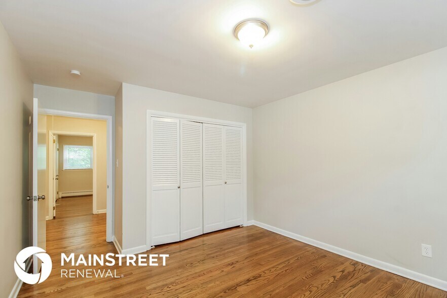 Building Photo - 501 Florham Dr