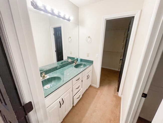 Building Photo - 310 N Cromley Rd