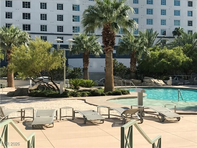 Building Photo - 322 E Karen Ave