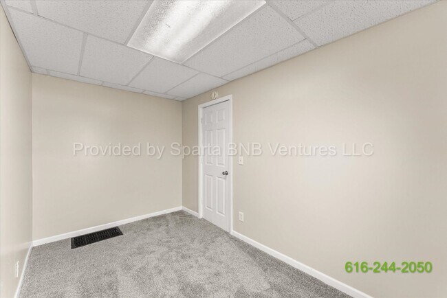 Building Photo - 1720 State St