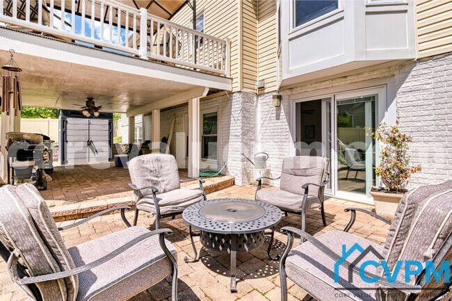 Building Photo - 13017 Weiss Dr