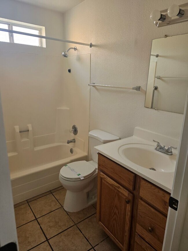 Building Photo - 920 N Belvedere Ave