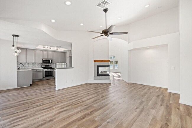 Building Photo - 44260 Villeta Dr