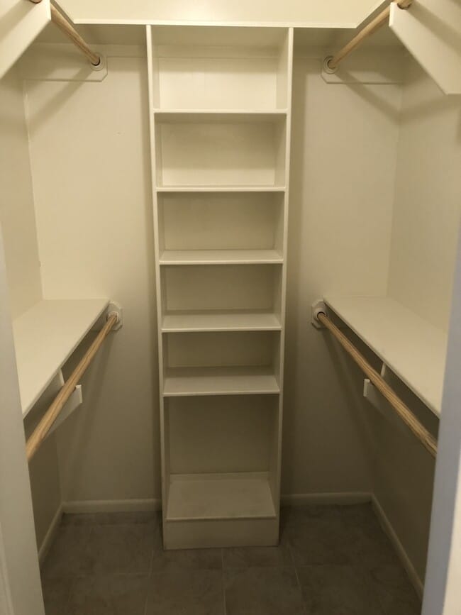 Building Photo - 2422PR