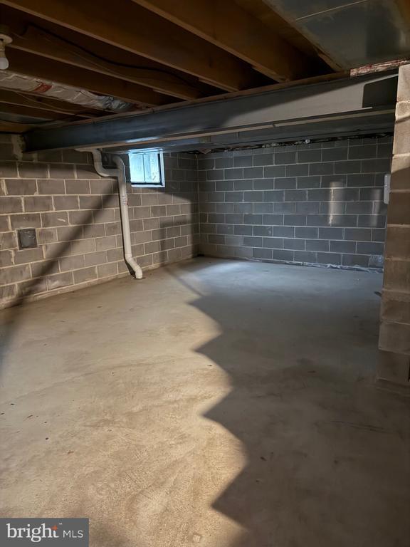 Building Photo - 208 Pheasant Run Dr