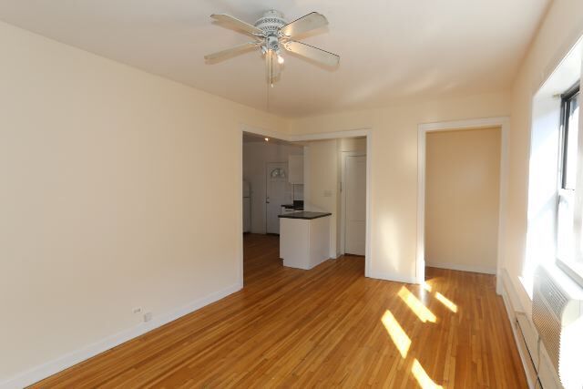 Building Photo - 3731 N Pine Grove Ave
