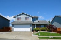 Building Photo - 3 bdrm, 2.5 Bath, 2 car Garage, Gas heat, ...