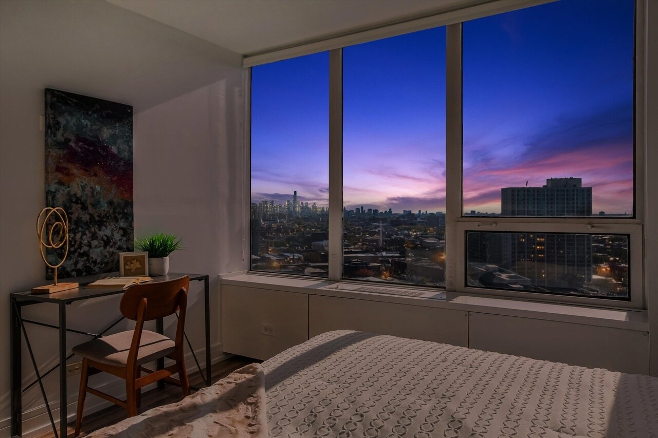 Building Photo - 3930 N Pine Grove Ave