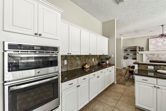 Building Photo - 170 April Cove