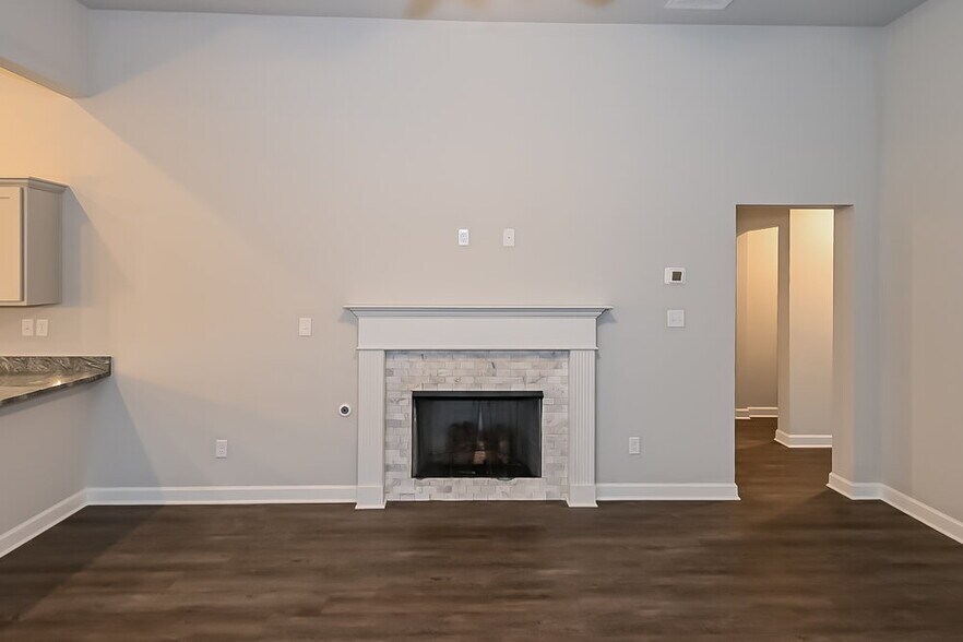 Building Photo - 8105 Aiden Rd