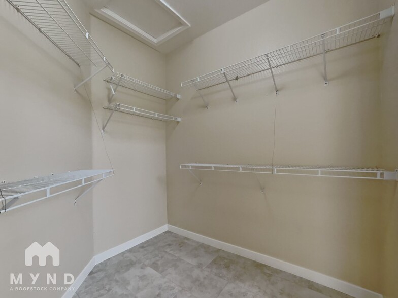 Building Photo - 21405 N 159th Dr
