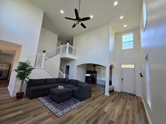 Building Photo - 329 Dovetail Dr