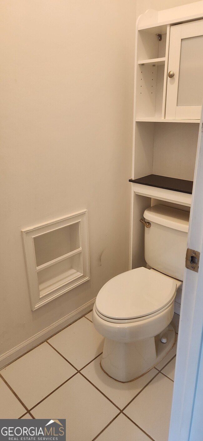 Building Photo - 201 Reeves Creek Way