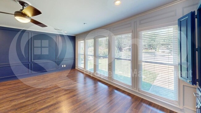 Building Photo - 6458 Royal Ln