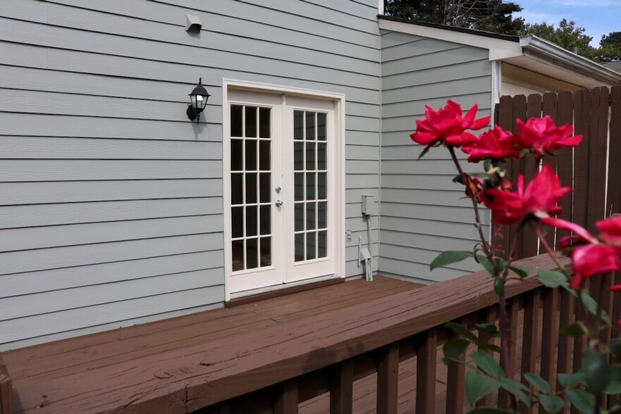 Room to entertain on the huge deck. - 7005 Sand Wedge Cir